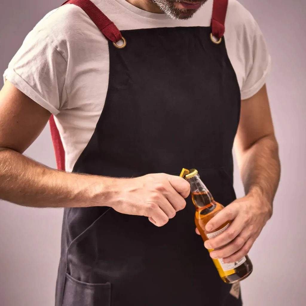 סינר עם פותחן בקבוקים: BBQ