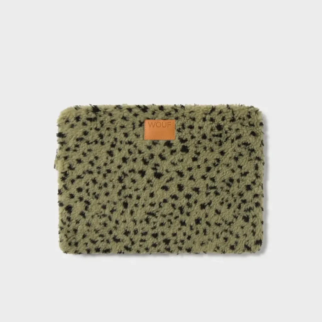 תיקי מחשב ״14 & ״13: Olivia