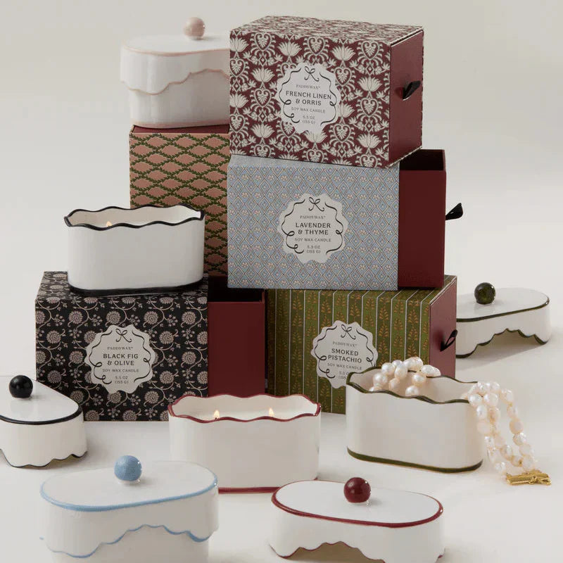 נר בכלי פורצלן : Cherie, Blue - Lavender & Thyme